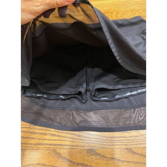 RARE VINTAGE!! Lululemon Hotty Hot Skirt *4-way Stretch size 6 - Picture 3 of 5